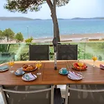 Serenum Villa *