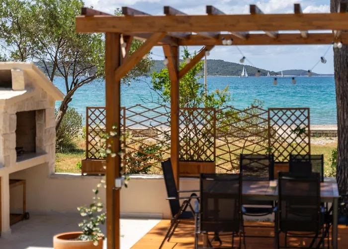 Serenum 别墅 希贝尼克